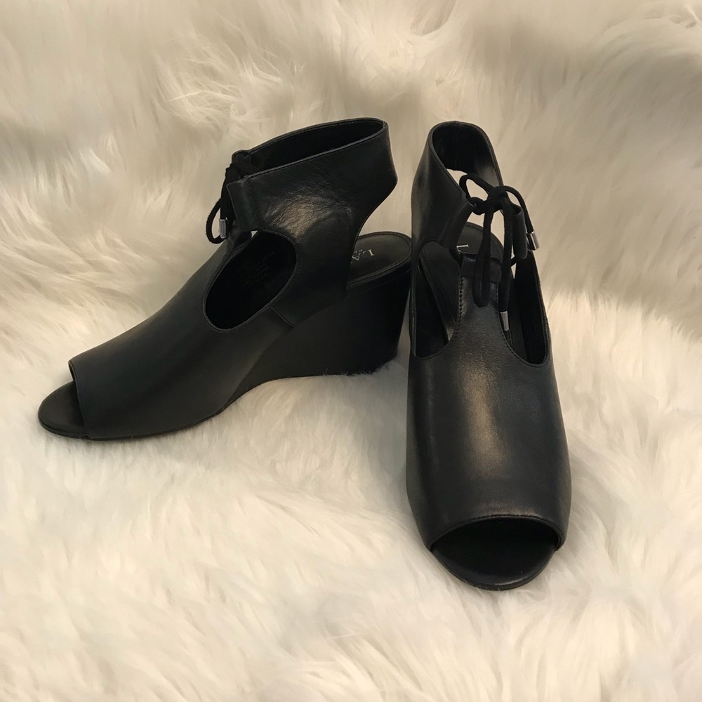Ralph Lauren Alayna Pump “Retail 100$” - Picture 3 of 7